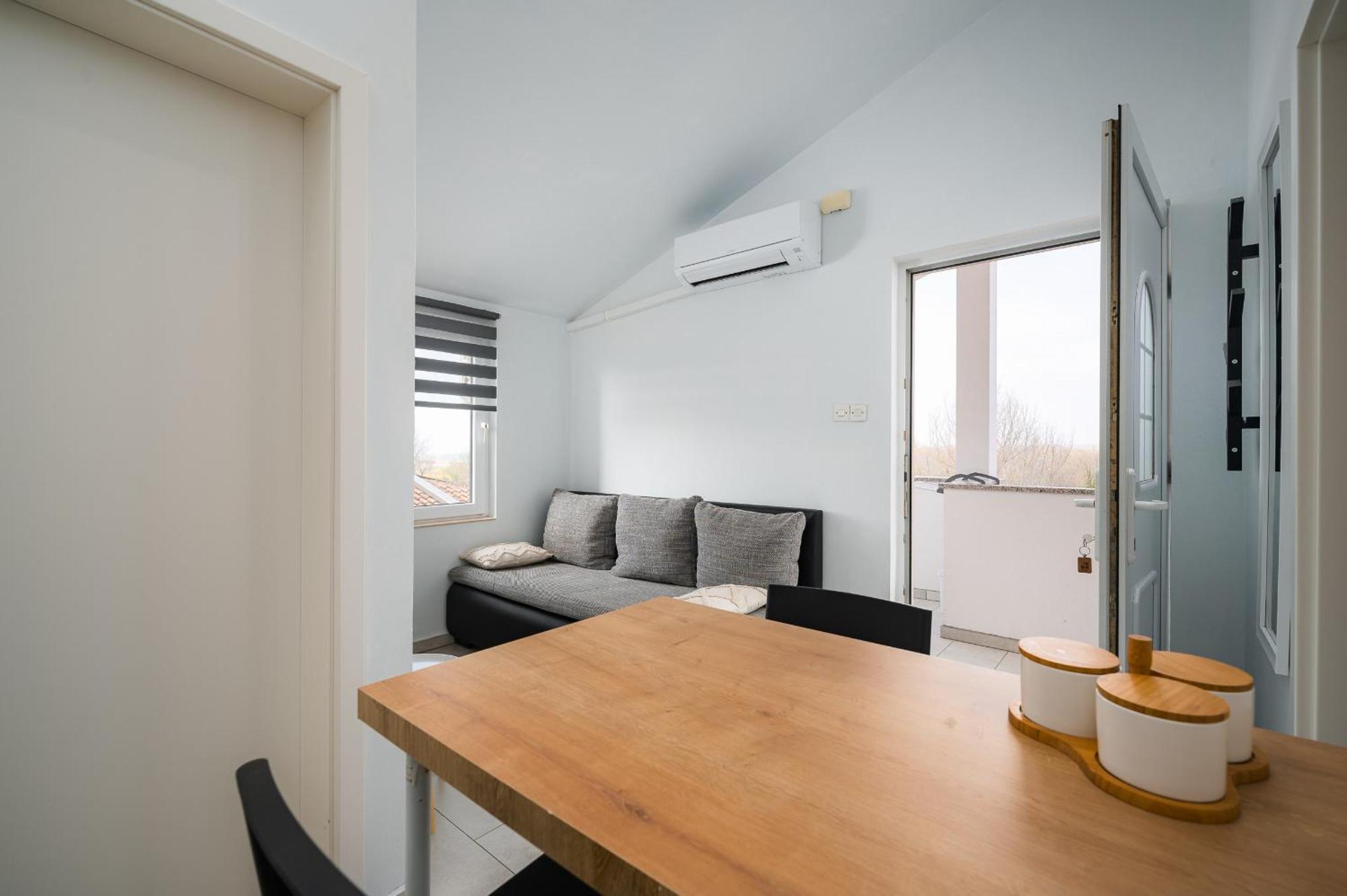 Charming Apartments Rose 1&2 With Pool Пореч Екстериор снимка