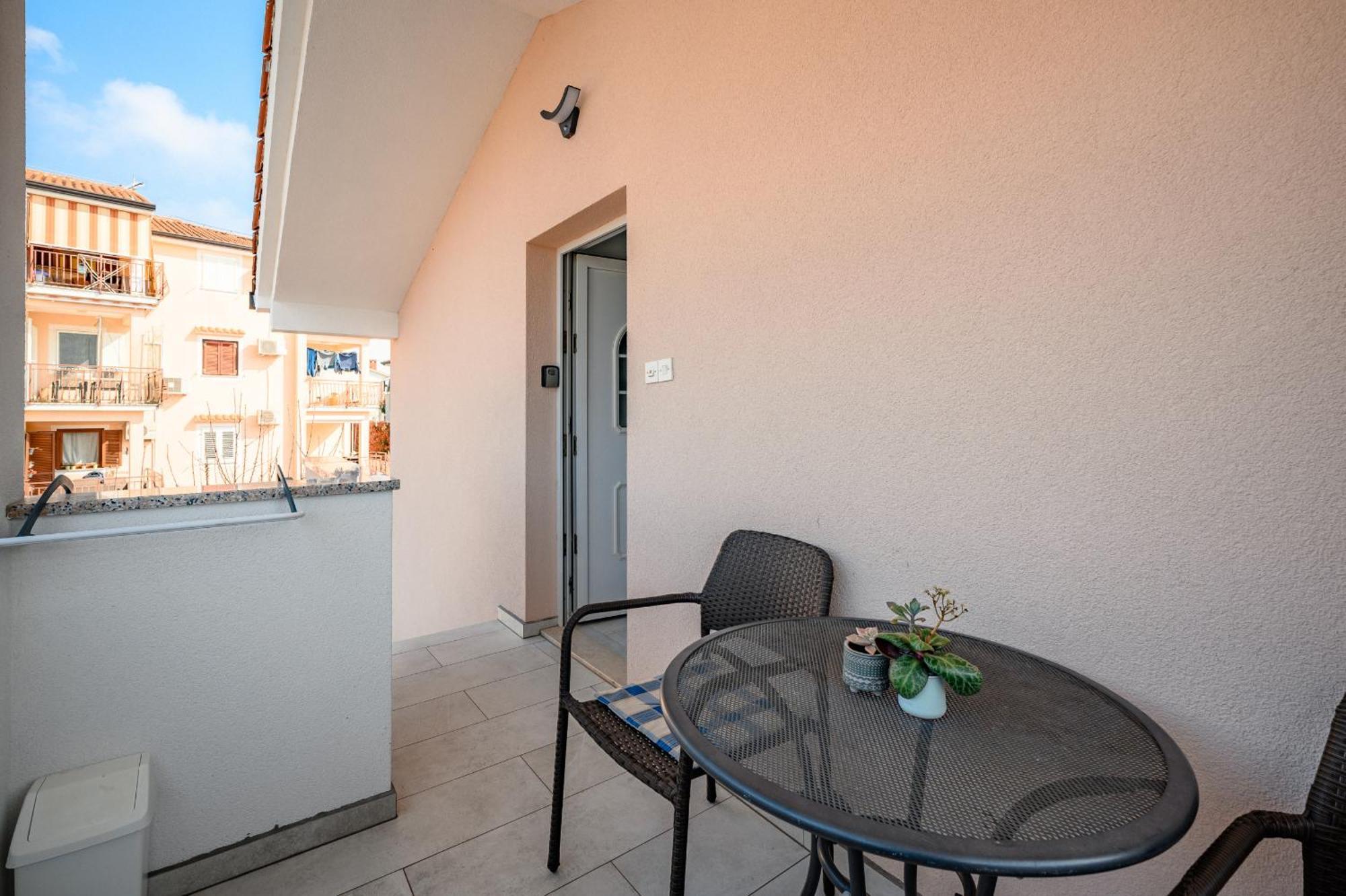 Charming Apartments Rose 1&2 With Pool Пореч Екстериор снимка