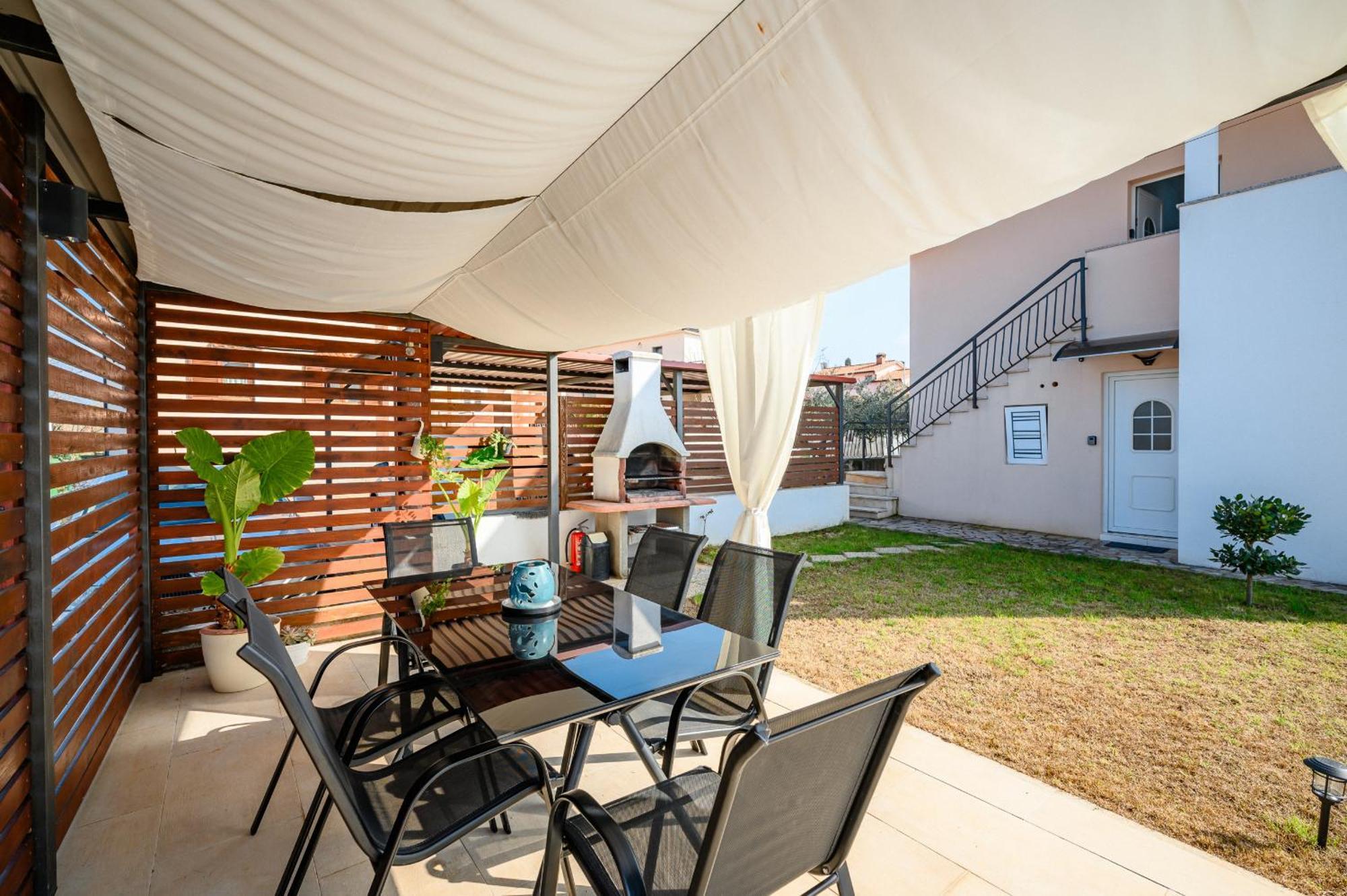Charming Apartments Rose 1&2 With Pool Пореч Екстериор снимка