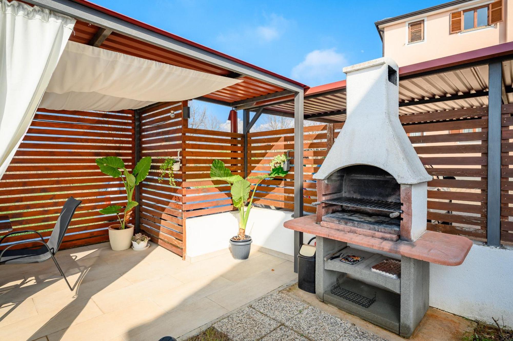 Charming Apartments Rose 1&2 With Pool Пореч Екстериор снимка