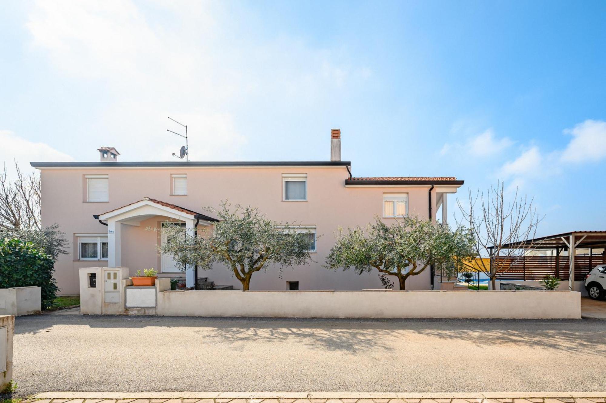 Charming Apartments Rose 1&2 With Pool Пореч Екстериор снимка